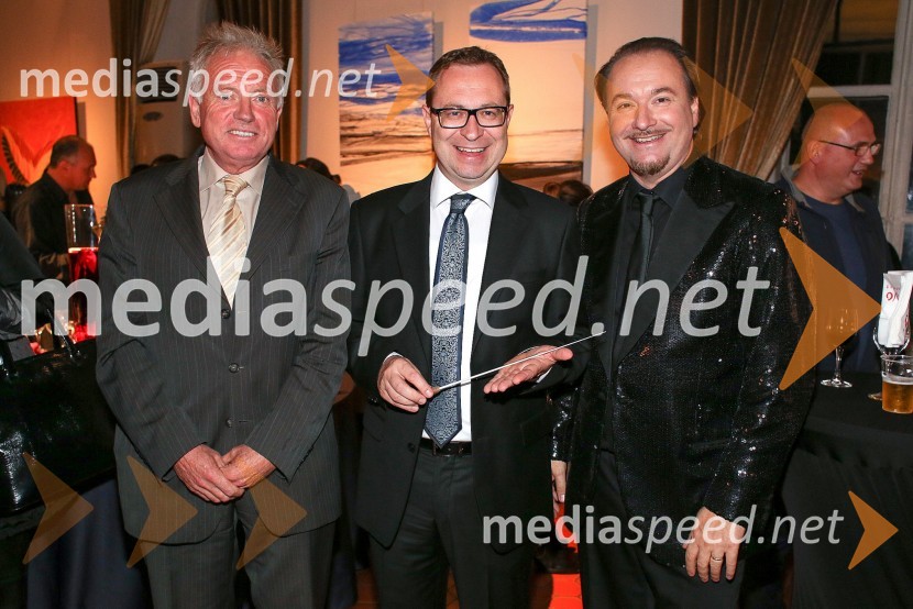  Srečko Trglec, v. d. vodje Regionalnega RTV centra Maribor; mag. Marko Fili, v. d. generalnega direktorja RTV Slovenija;  Patrik Greblo, dirigentSlovenska popevka 2014