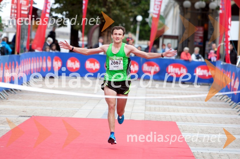  Riko Novak, zmagovalec teka na 10 km (2687)5. Eko maraton Maribor