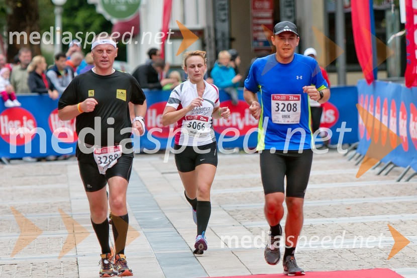  ... ;  Marija Mlakar, tekačica (3066);  Dušan Urek, tekač (3208)5. Eko maraton Maribor