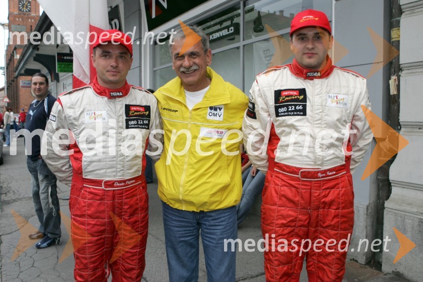 Voznika Darko Peljhan in Igor Kacin ter Brane Kűzmič, legenda slovenskega relija in vodja ekipe Andreja JerebaRALLY, 3.Škoda rally Maribor