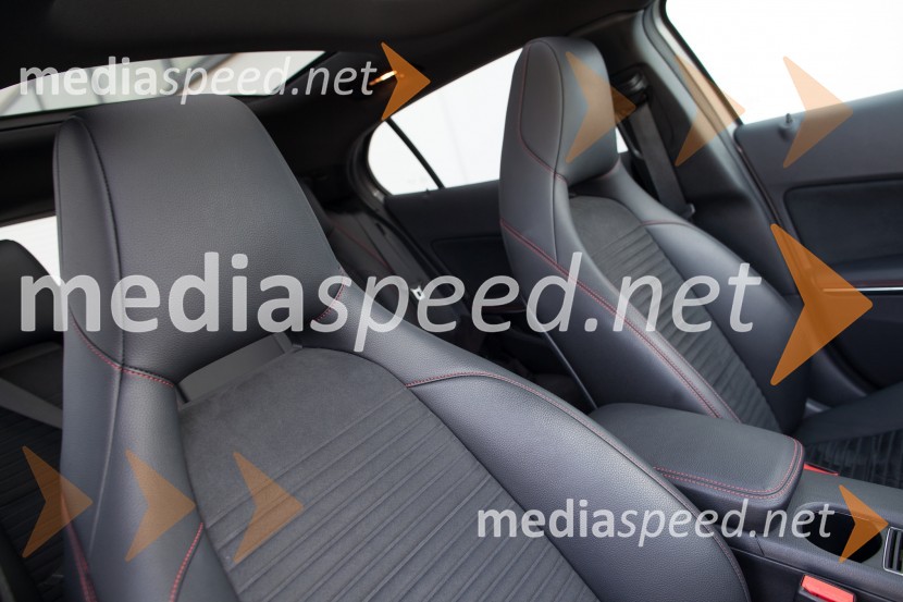 Mercedes-Benz GLA 220 CDI 4Matic, integrirani vzglavniki dajejo športni značajMercedes-Benz GLA 220 CDI 4Matic, mediaspeed test