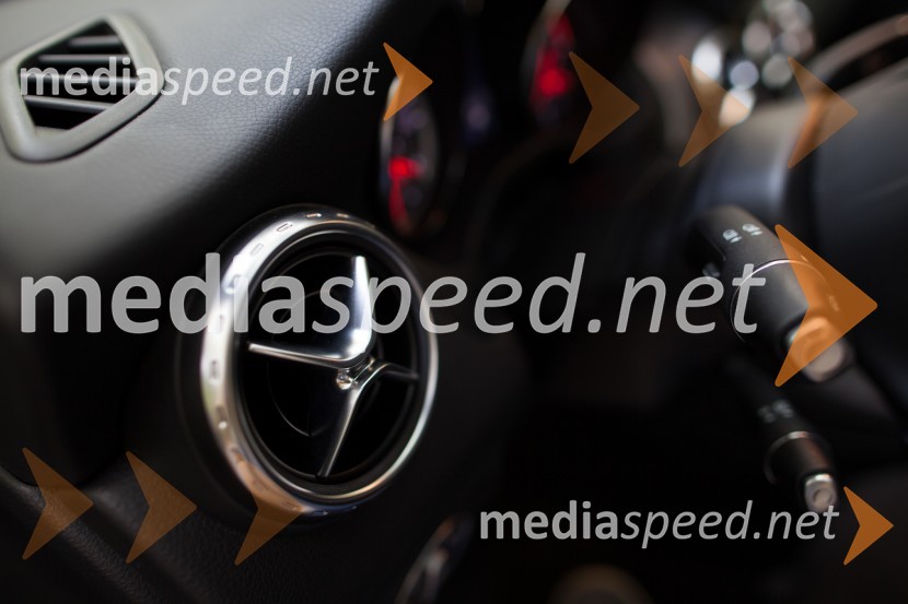 Mercedes-Benz GLA 220 CDI 4Matic, zračnik Mercedes-Benz GLA 220 CDI 4Matic, mediaspeed test