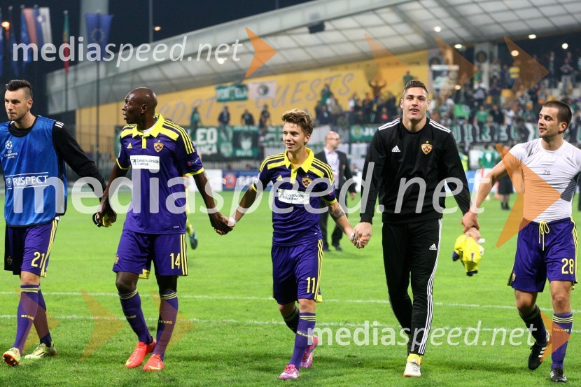  Amir Dervišević, nogometaš, NK Maribor;  Jean Philippe Mendy, nogometaš, NK Maribor;  Luka Zahovič, nogometaš NK Maribor;  Aljaž Cotman, vratar, NK Maribor;  Mitja Viler, nogometaš, NK MariborNK Maribor : Sporting FC, prva tekma Lige prvakov
