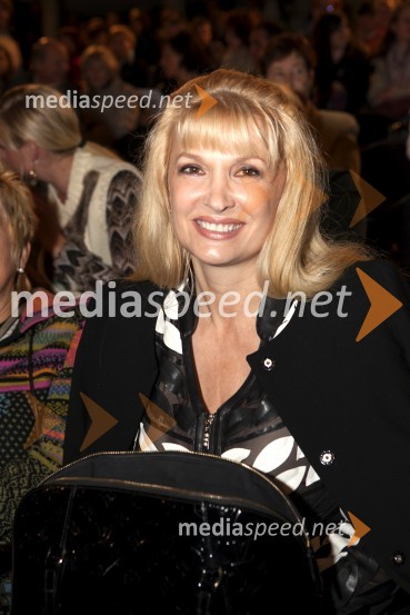  Helena Blagne, pevkaCvetje v jeseni, premiera muzikala