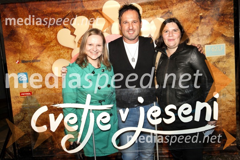  Alma Rahne, novinarka;  Alesh Maatko, novinar;  Teja Pelko, novinarkaCvetje v jeseni, premiera muzikala