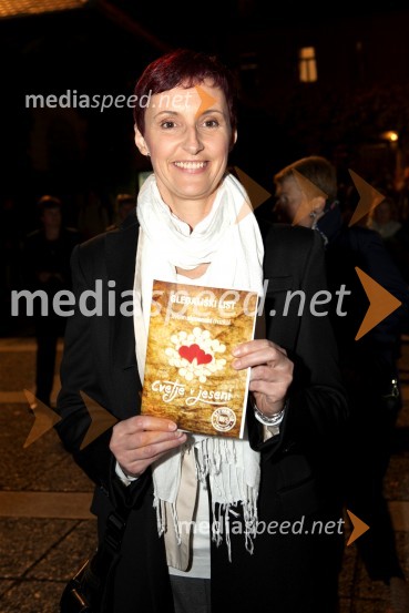  Lucija  Ćirović, stand up komičarkaCvetje v jeseni, premiera muzikala