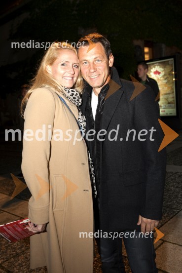  Tina Vozelj;  Marko Vozelj, pevecCvetje v jeseni, premiera muzikala