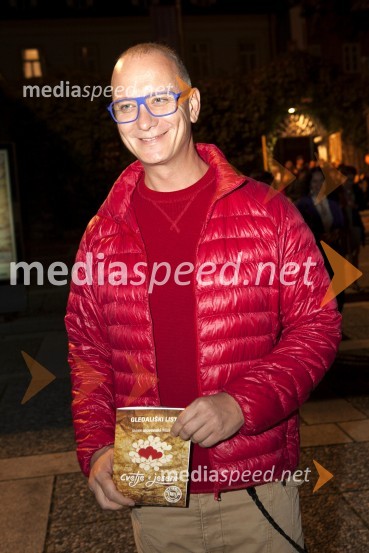  Uroš Smolej, igralecCvetje v jeseni, premiera muzikala