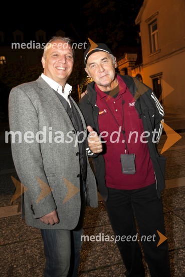  Damjan Damjanovič, direktor Slovenske filharmonije ;  Dragan  Bulič, glasbeni urednikCvetje v jeseni, premiera muzikala