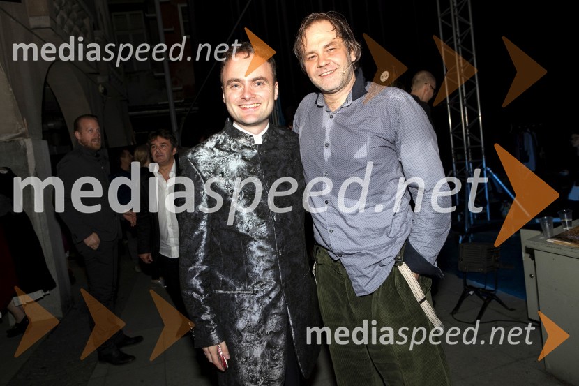  Simon Dvoršak, dirigent;  Jure Ivanušič, dramski igralec in glasbenikCvetje v jeseni, premiera muzikala