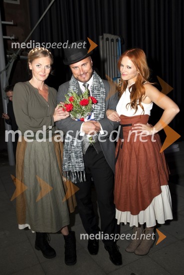  Alenka  Kozolc Gregurić, igralka;  Matjaž Robavs, pevec;  Nina Pušlar, pevkaCvetje v jeseni, premiera muzikala