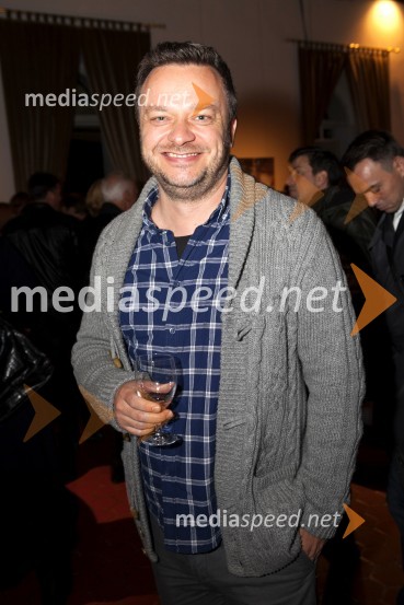  Sašo  Papp, moderatorCvetje v jeseni, premiera muzikala