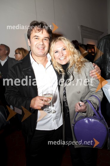  Matjaž Vlašič, glasbenik;  Nuša Derenda, pevkaCvetje v jeseni, premiera muzikala