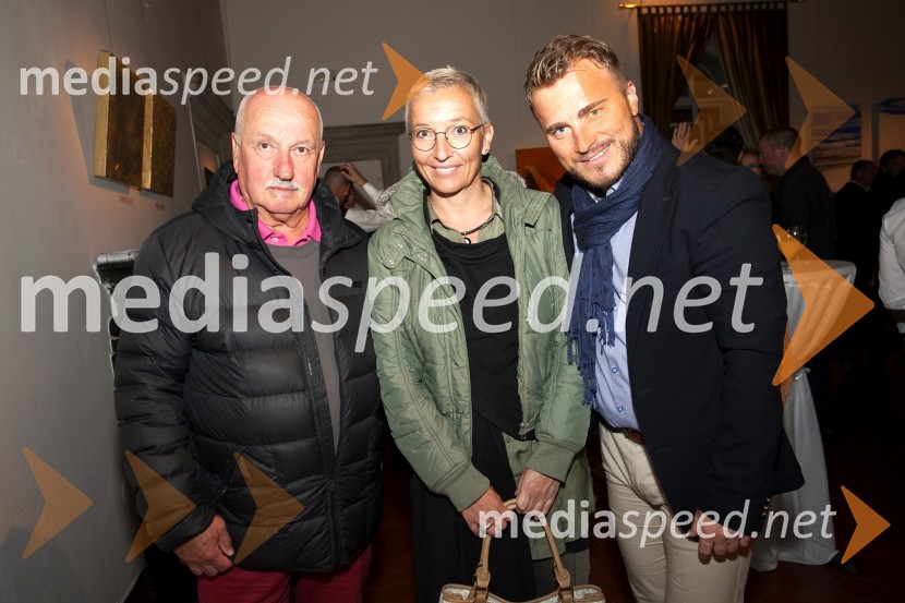  Aleksander Lucu-Luc, novinar;  Alenka Žavbi, fotografinja;  Matjaž Robavs, pevecCvetje v jeseni, premiera muzikala