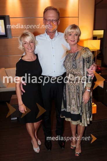  Nežka Poljanšek, fizioterapevtka;  Janez  Škrabec, direktor Riko d.o.o.;  Sonja Poljanšek Škrabec, lastnica Welness centra SunnySunny Studio z Nežko Poljanšek novim izzivom naproti