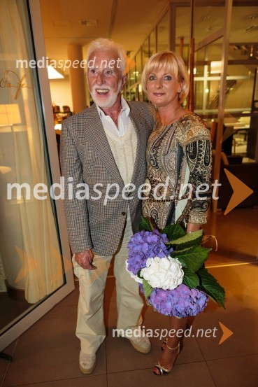  Igor  Šterbenc;  Sonja Poljanšek Škrabec, lastnica Welness centra SunnySunny Studio z Nežko Poljanšek novim izzivom naproti