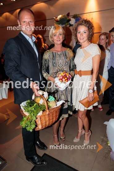  Staš Škrabec, Riko d.o.o.;  Sonja Poljanšek Škrabec, lastnica Welness centra Sunny;  Lana StrojanSunny Studio z Nežko Poljanšek novim izzivom naproti
