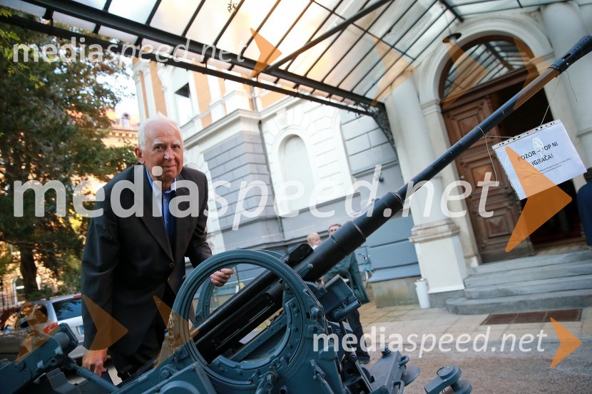  Milan KnehtlOblaki so rdeči, otvoritev razstave