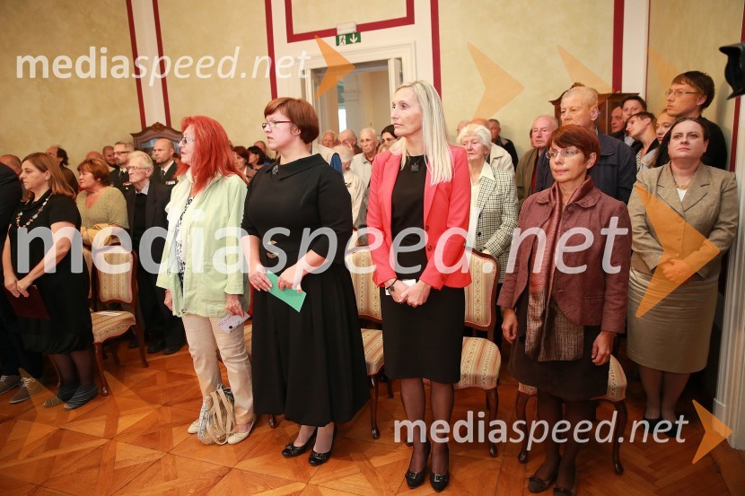  ... ; dr. Aleksandra  Berberih Slana, direktorica Muzeja narodne osvoboditve Maribor;  Simona Tripkovič, muzejska svetovalka, Muzej narodne osvoboditve Maribor;  Marjetka Berlič, učiteljica zgodovine in mentorica, OŠ Draga Kobala MariborOblaki so rdeči, otvoritev razstave