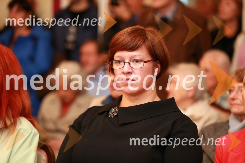 dr. Aleksandra  Berberih Slana, direktorica Muzeja narodne osvoboditve MariborOblaki so rdeči, otvoritev razstave