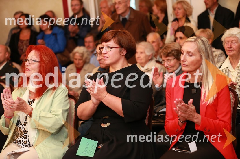  ... ; dr. Aleksandra  Berberih Slana, direktorica Muzeja narodne osvoboditve Maribor;  Simona Tripkovič, muzejska svetovalka, Muzej narodne osvoboditve MariborOblaki so rdeči, otvoritev razstave