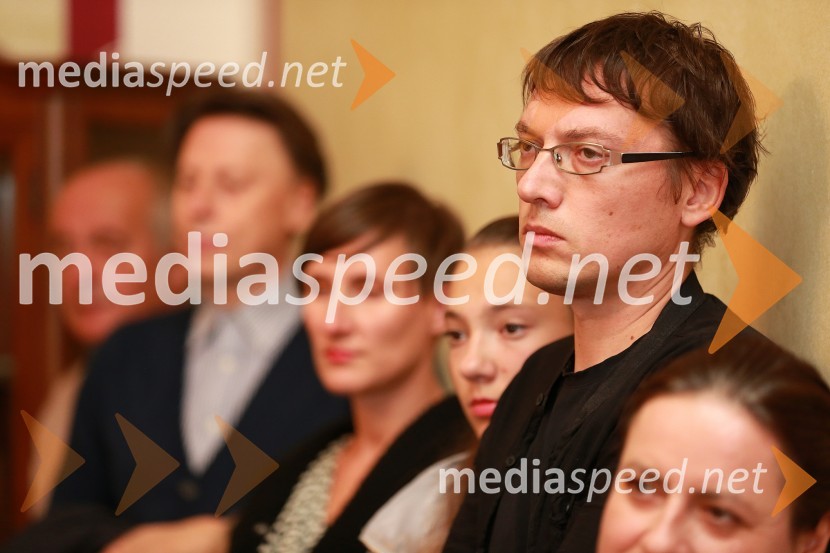  Uroš  Lehner, oblikovalecOblaki so rdeči, otvoritev razstave