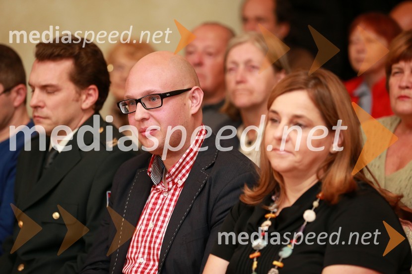  Gregor Antoličič, Zgodovinski inštitut Milka Kosa ZRC SAZU; dr. Petra Svoljšak, predstojnica, Zgodovinski inštitut Milka Kosa  ZRC SAZUOblaki so rdeči, otvoritev razstave