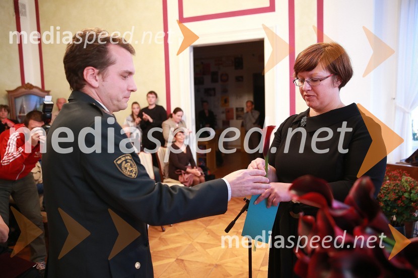 mag. Gregor Kastelic, Vojaški muzej Slovenske vojske; dr. Aleksandra  Berberih Slana, direktorica Muzeja narodne osvoboditve MariborOblaki so rdeči, otvoritev razstave