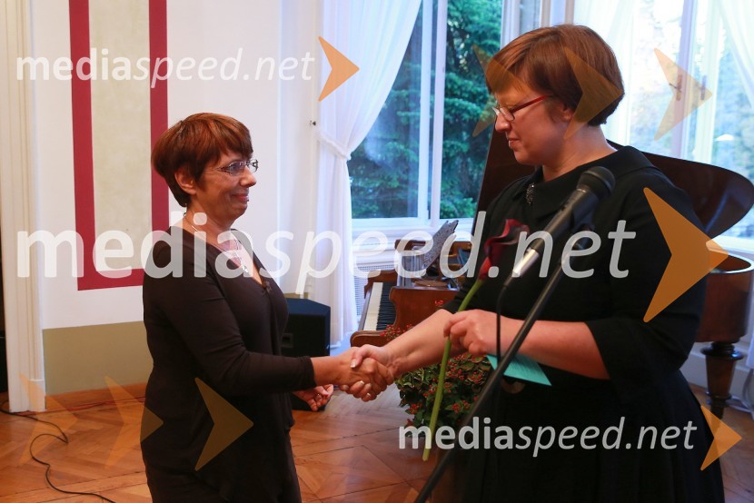  Marjetka Berlič, učiteljica zgodovine in mentorica, OŠ Draga Kobala Maribor; dr. Aleksandra  Berberih Slana, direktorica Muzeja narodne osvoboditve MariborOblaki so rdeči, otvoritev razstave