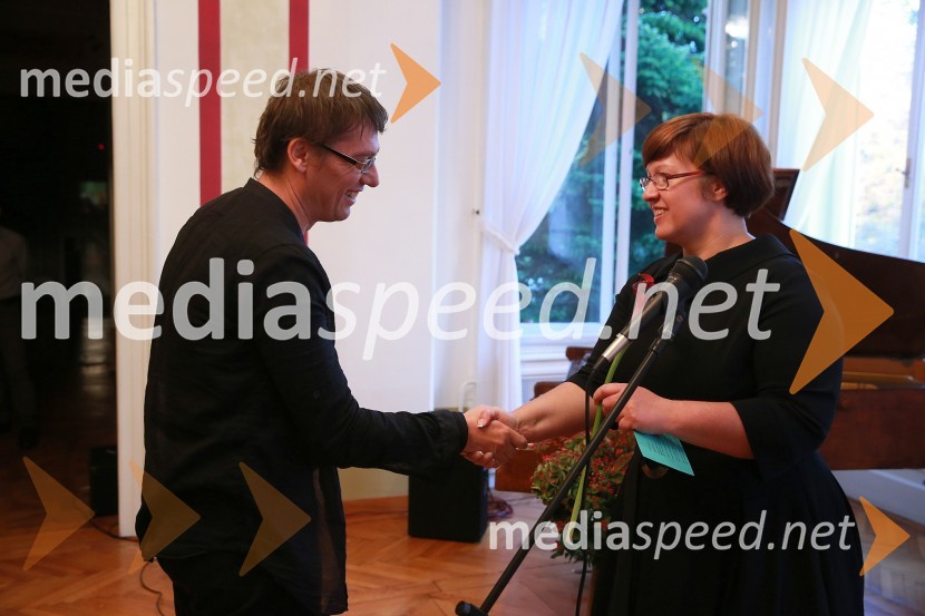  Uroš  Lehner, oblikovalec; dr. Aleksandra  Berberih Slana, direktorica Muzeja narodne osvoboditve MariborOblaki so rdeči, otvoritev razstave