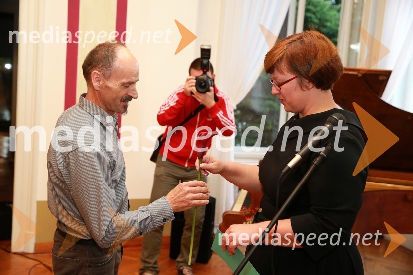  Zlatko Kresnik, Muzej narodne osvoboditve Maribor; dr. Aleksandra  Berberih Slana, direktorica Muzeja narodne osvoboditve MariborOblaki so rdeči, otvoritev razstave