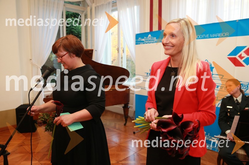 dr. Aleksandra  Berberih Slana, direktorica Muzeja narodne osvoboditve Maribor;  Simona Tripkovič, muzejska svetovalka, Muzej narodne osvoboditve MariborOblaki so rdeči, otvoritev razstave