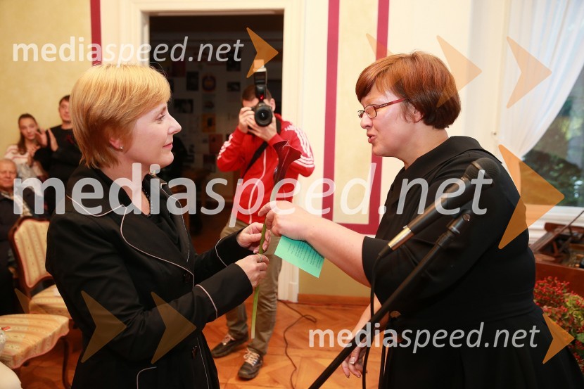  Irena Porekar Kacafura, Pokrajinski muzej Maribor; dr. Aleksandra  Berberih Slana, direktorica Muzeja narodne osvoboditve MariborOblaki so rdeči, otvoritev razstave