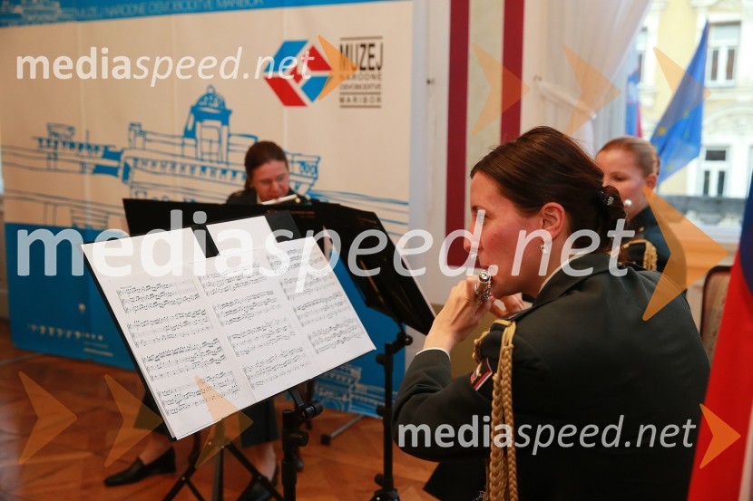 Oblaki so rdeči, otvoritev razstave