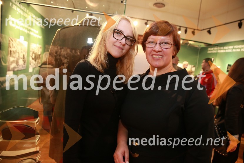  Katja Kerkez; dr. Aleksandra  Berberih Slana, direktorica Muzeja narodne osvoboditve MariborOblaki so rdeči, otvoritev razstave