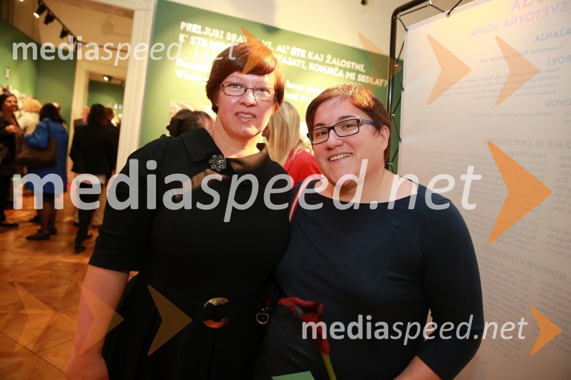 dr. Aleksandra  Berberih Slana, direktorica Muzeja narodne osvoboditve Maribor;  Martina Lulić, web designerOblaki so rdeči, otvoritev razstave