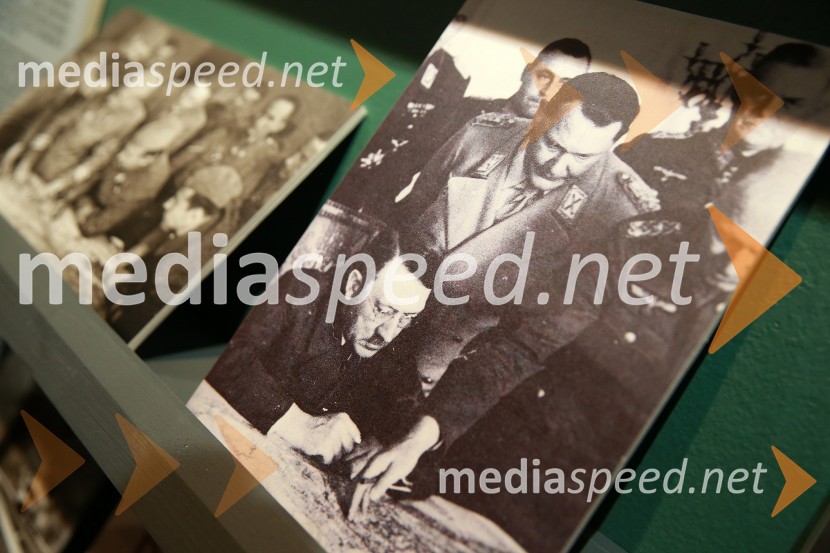 Oblaki so rdeči, otvoritev razstave