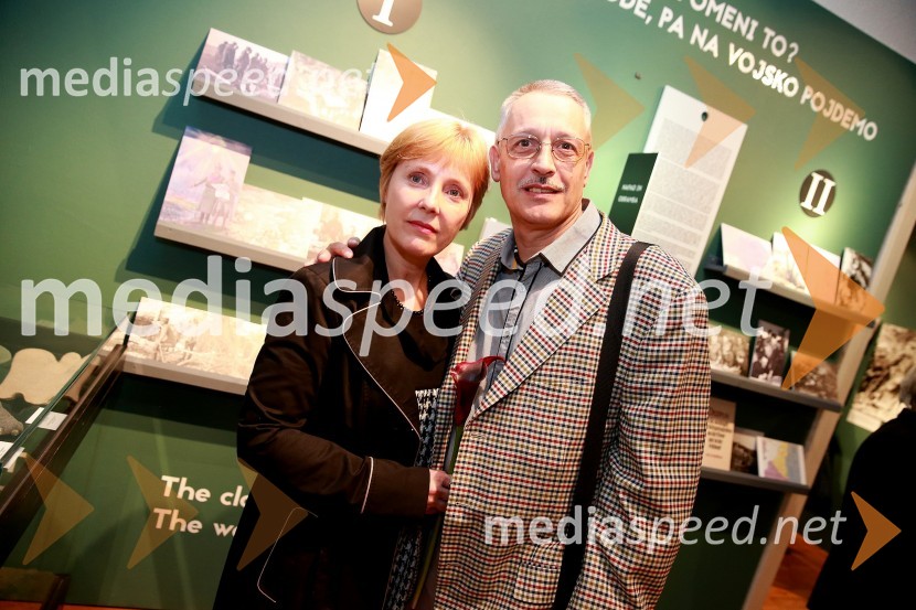  Irena Porekar Kacafura, Pokrajinski muzej Maribor;  Miha Kacafura, fotografOblaki so rdeči, otvoritev razstave