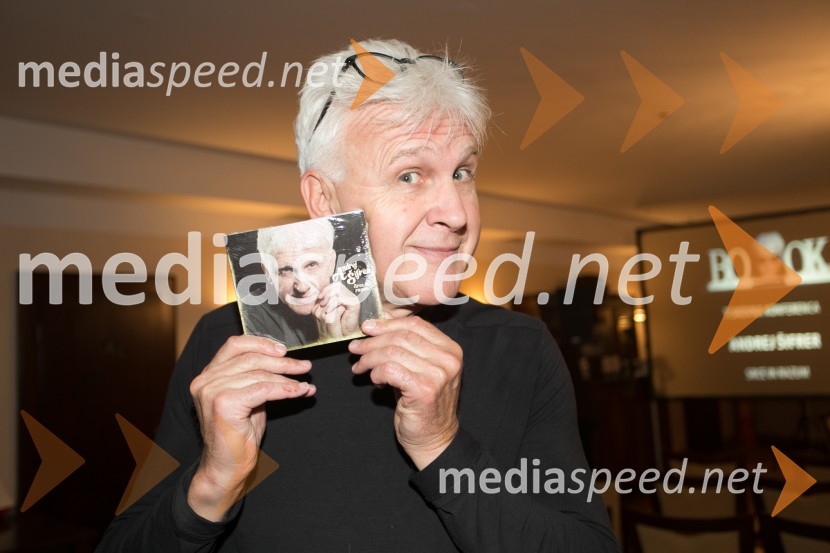  Andrej Šifrer, glasbenikAndrej Šifrer, promocija novega albuma Srce in razum