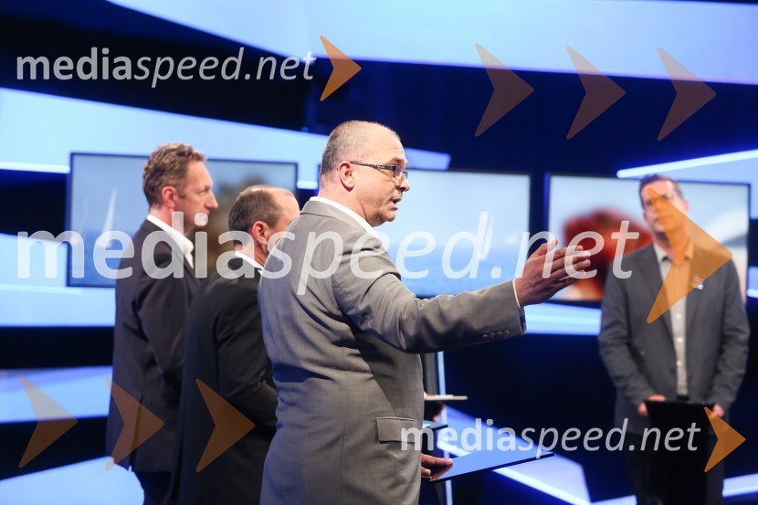  Boris Popovič, župan Kopra;  Gašpar Gašpar  Mišič, bivši predsednik uprave Luka Koper;  Sebastjan Jeretič, kandidat za piranskega župana;  Aleš Bržan, kandidat za župana MOKPredvolilno soočenje županskih kandidatov na POP TV