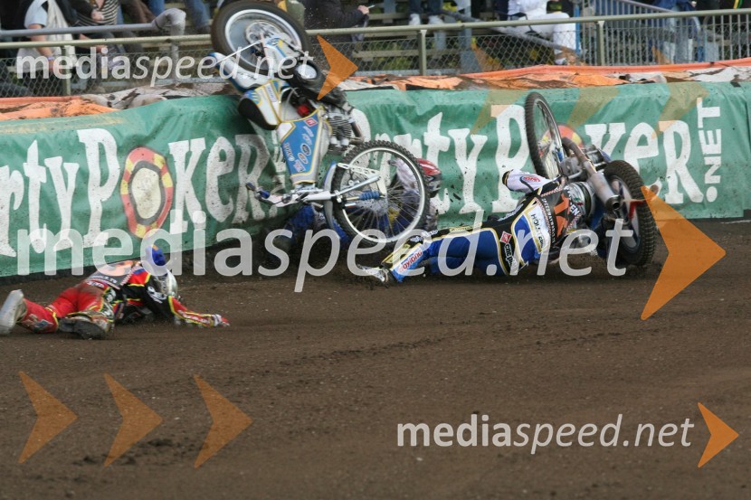 Padec Nickija Pedersena, Bjarneta Pedersena in Wieslawa JagusaSPEEDWAY GRAND PRIX, VN Švedske 2007, padec Nickija Pedersena, Bjarneta Pedersena in Wieslawa Jagusa