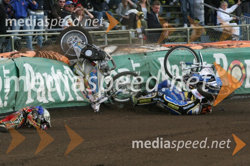 Padec Nickija Pedersena, Bjarneta Pedersena in Wieslawa JagusaSPEEDWAY GRAND PRIX, VN Švedske 2007, padec Nickija Pedersena, Bjarneta Pedersena in Wieslawa Jagusa