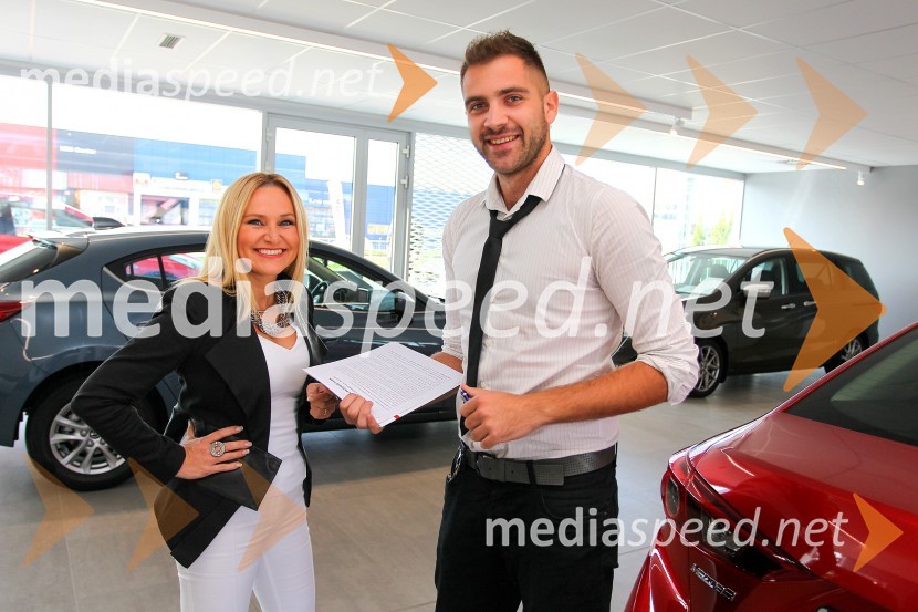  Nuša Derenda, pevka;  Denis Malačič, novinar in radijski voditeljAvtohiša Ferk, novi pooblaščeni prodajalec Mazde