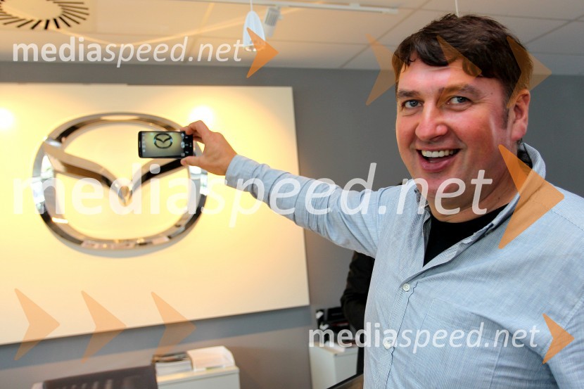  Frenk Derenda, glasbenikAvtohiša Ferk, novi pooblaščeni prodajalec Mazde