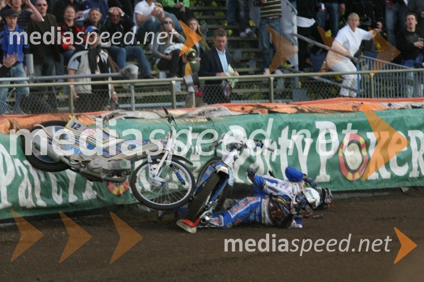 Padec Nickija Pedersena, Bjarneta Pedersena in Wieslawa JagusaSPEEDWAY GRAND PRIX, VN Švedske 2007, padec Nickija Pedersena, Bjarneta Pedersena in Wieslawa Jagusa