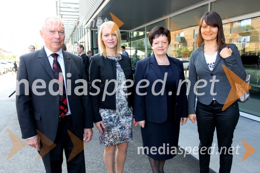  ... ;  ... ;  Majda Ferk, direktorica, Avtohiša Ferk;  ... Avtohiša Ferk, novi pooblaščeni prodajalec Mazde