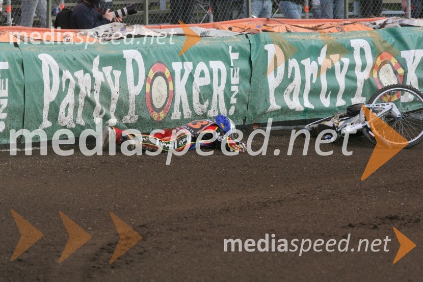 Padec Nickija Pedersena, Bjarneta Pedersena in Wieslawa JagusaSPEEDWAY GRAND PRIX, VN Švedske 2007, padec Nickija Pedersena, Bjarneta Pedersena in Wieslawa Jagusa