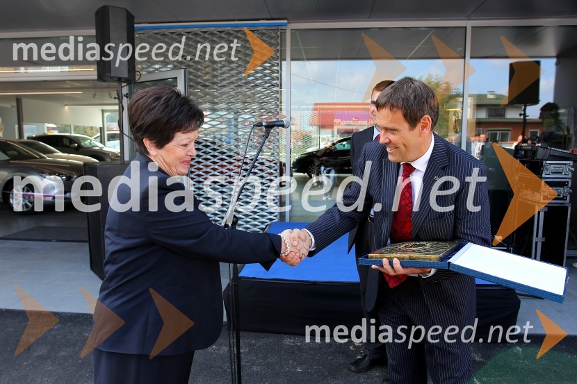  Majda Ferk, direktorica, Avtohiša Ferk;  ... Avtohiša Ferk, novi pooblaščeni prodajalec Mazde