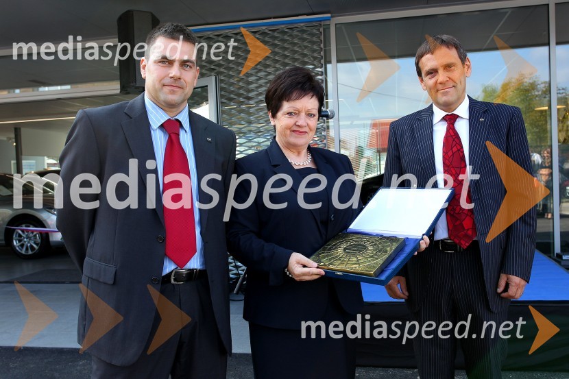  ... ;  Majda Ferk, direktorica, Avtohiša Ferk;  ... Avtohiša Ferk, novi pooblaščeni prodajalec Mazde