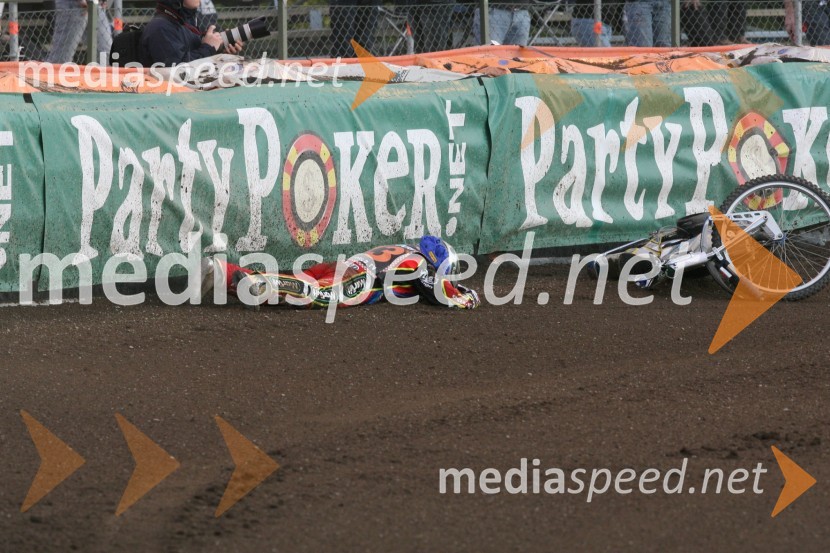 Padec Nickija Pedersena, Bjarneta Pedersena in Wieslawa JagusaSPEEDWAY GRAND PRIX, VN Švedske 2007, padec Nickija Pedersena, Bjarneta Pedersena in Wieslawa Jagusa